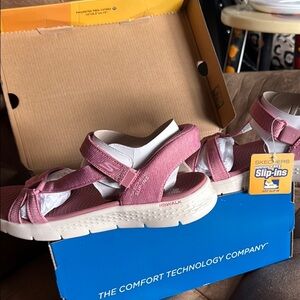 Skechers women’s size 8 Mauve Slip-Ins hands free Sandals